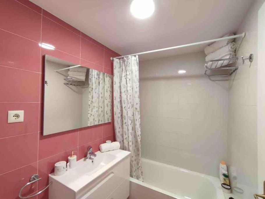 Exclusivo Apartamento Con Aparcamiento Gratuito Laredo Eksteriør bilde