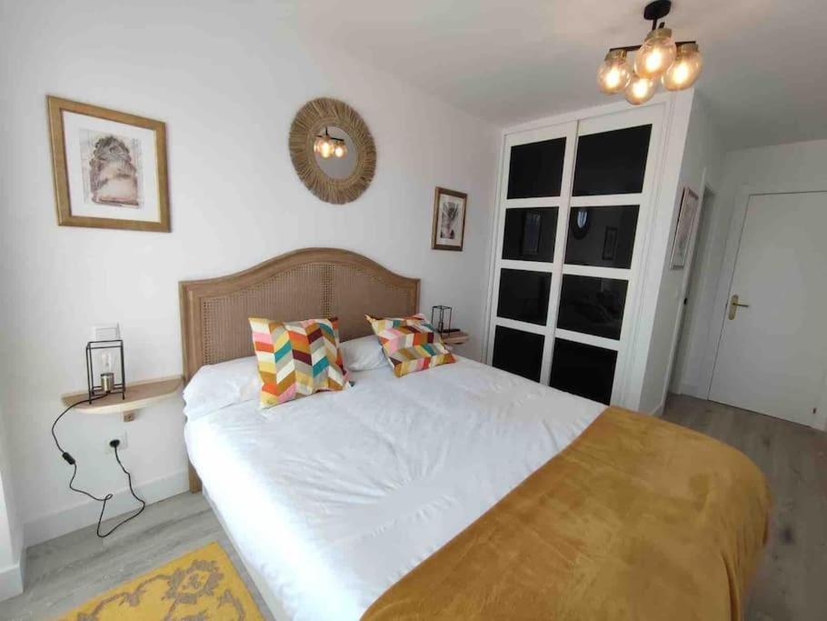 Exclusivo Apartamento Con Aparcamiento Gratuito Laredo Eksteriør bilde